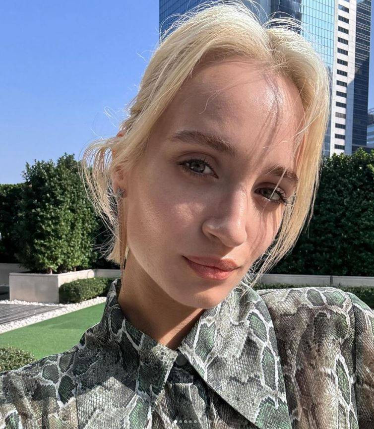 Kerem Bürsin'in yeni aşkı Türkiye’nin en zengin ailesinin torunu çıktı - Resim: 29